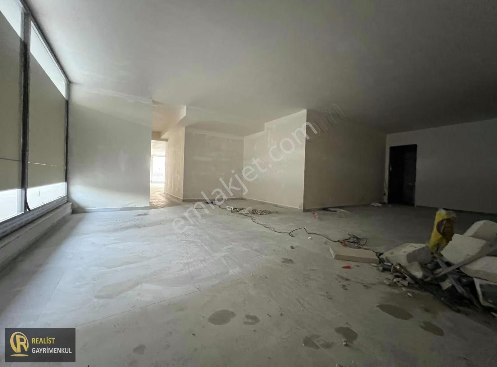 İşlek Cadde Üzeri Kullanıma Hazır 400 M² Dükkan - Görsel 4