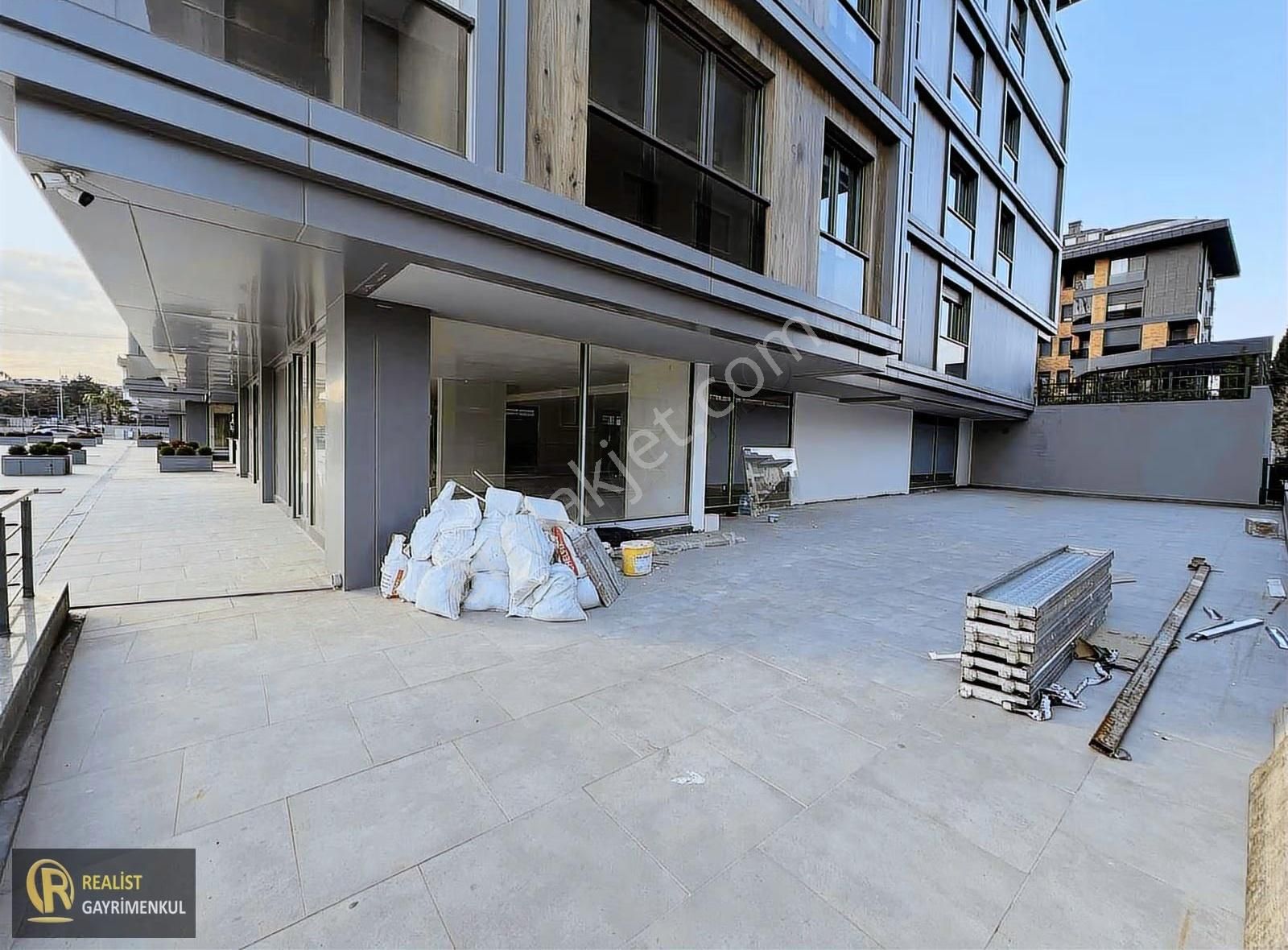 İşlek Cadde Üzeri Kullanıma Hazır 400 M² Dükkan - Görsel 7