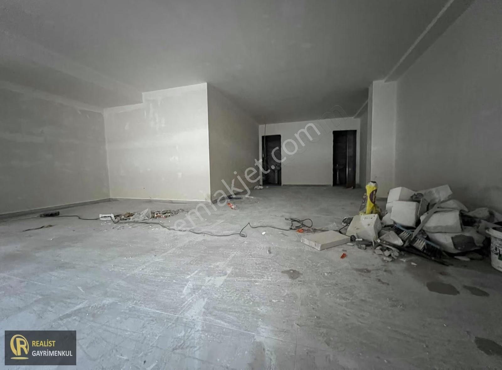 İşlek Cadde Üzeri Kullanıma Hazır 400 M² Dükkan - Görsel 13