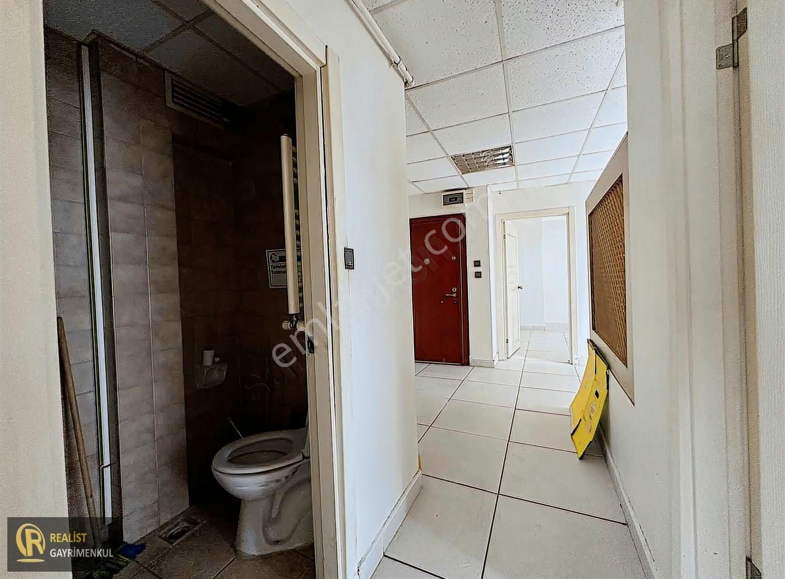 Merkezi Konumda-giriş Üstü Büyük 2+1 Ofis - İş Yeri - Görsel 3