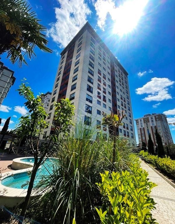 Mertcan Dan Royal Garden'de Ebeveyn Banyolu 3+1 Deniz Manzaralı - İskanlı