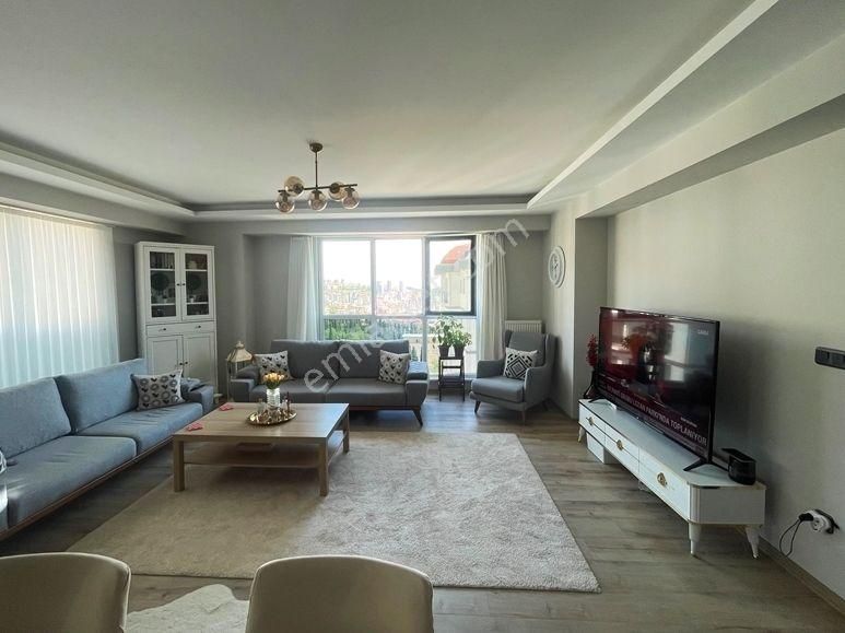 Mertcan Dan Royal Garden'de Ebeveyn Banyolu 3+1 Deniz Manzaralı - İskanlı - Görsel 5