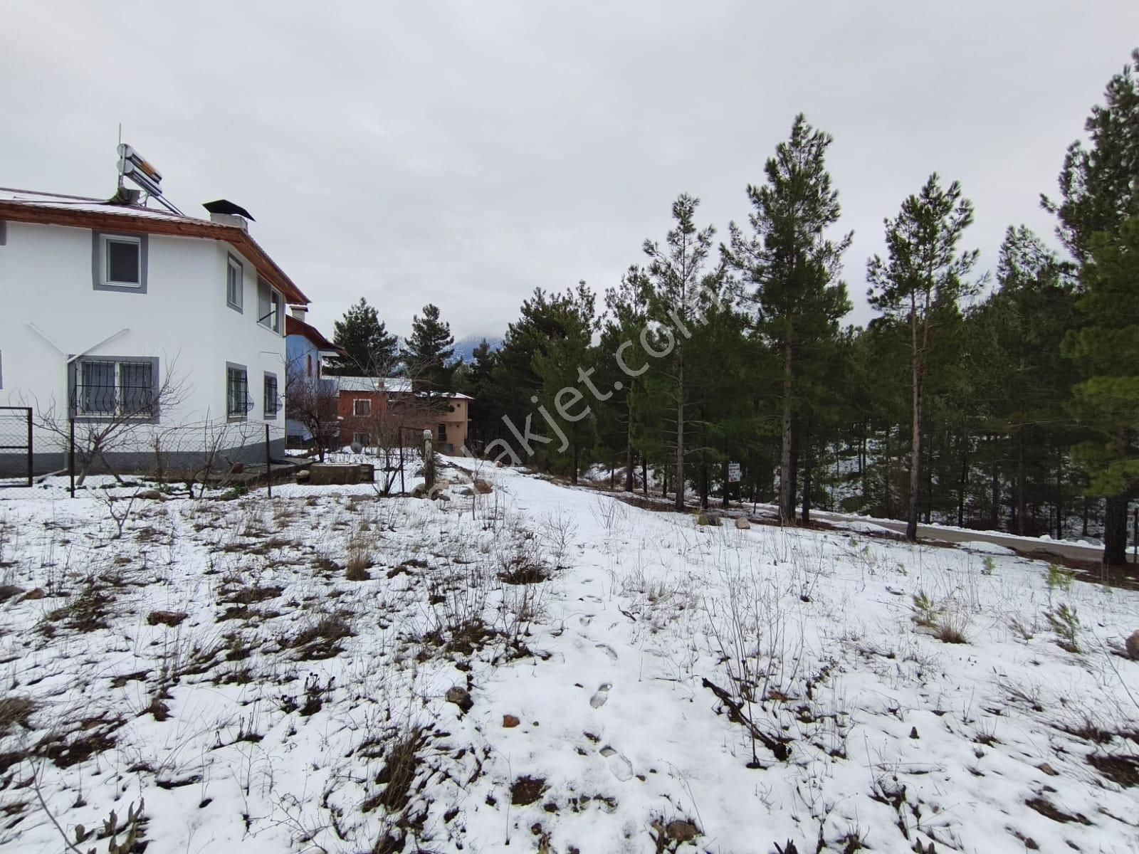 Kar Emlaktan Yeni Konacık Çarşı Merkezine Yakın 400 M2 Satılık Arsa