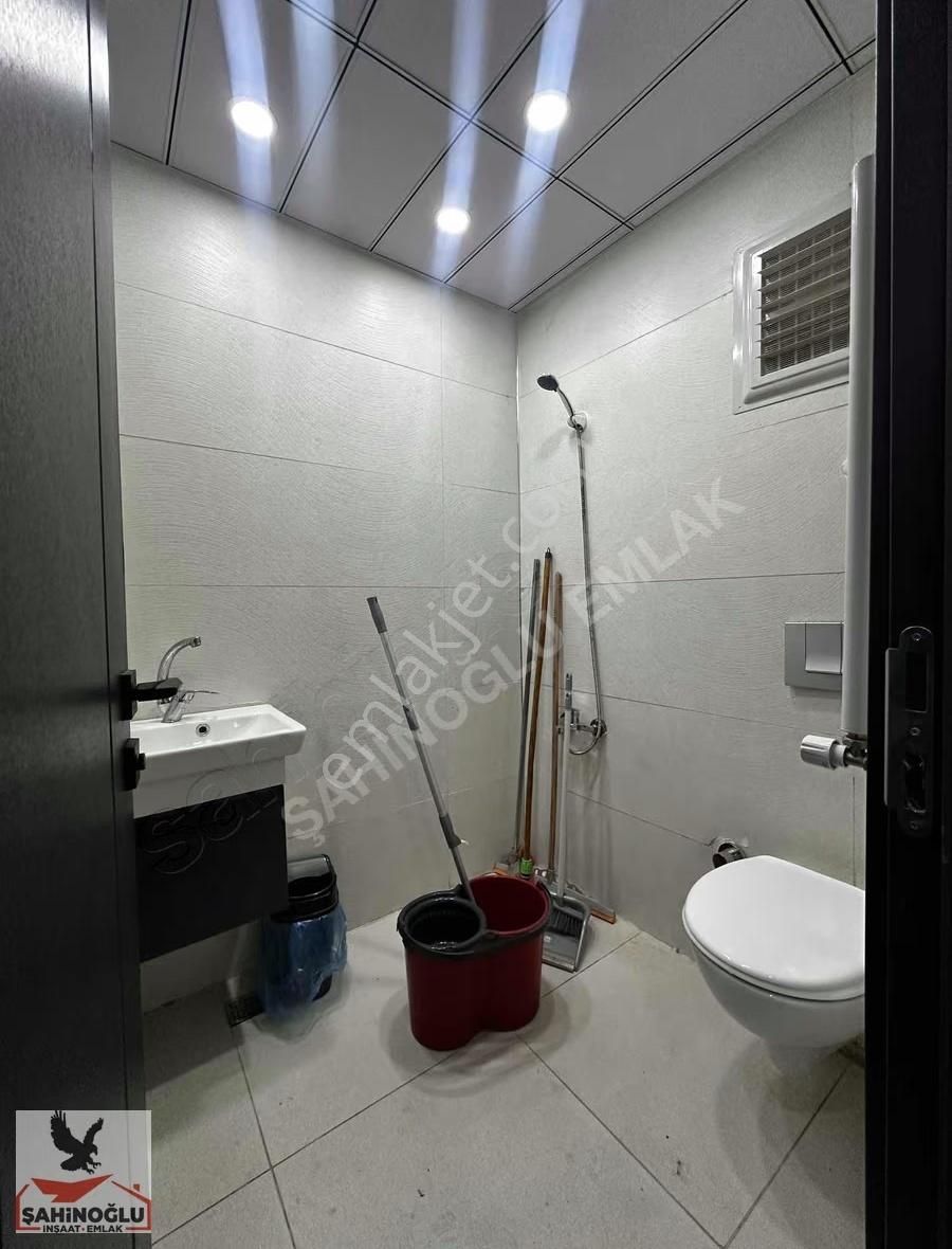 Şahinoğlu Emlak'tan Kiralık 1+1 Ofis