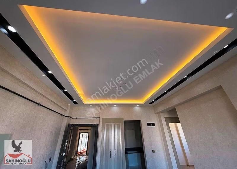 Şahinoğlu Emlak'tan Satılık 2+1 Daire