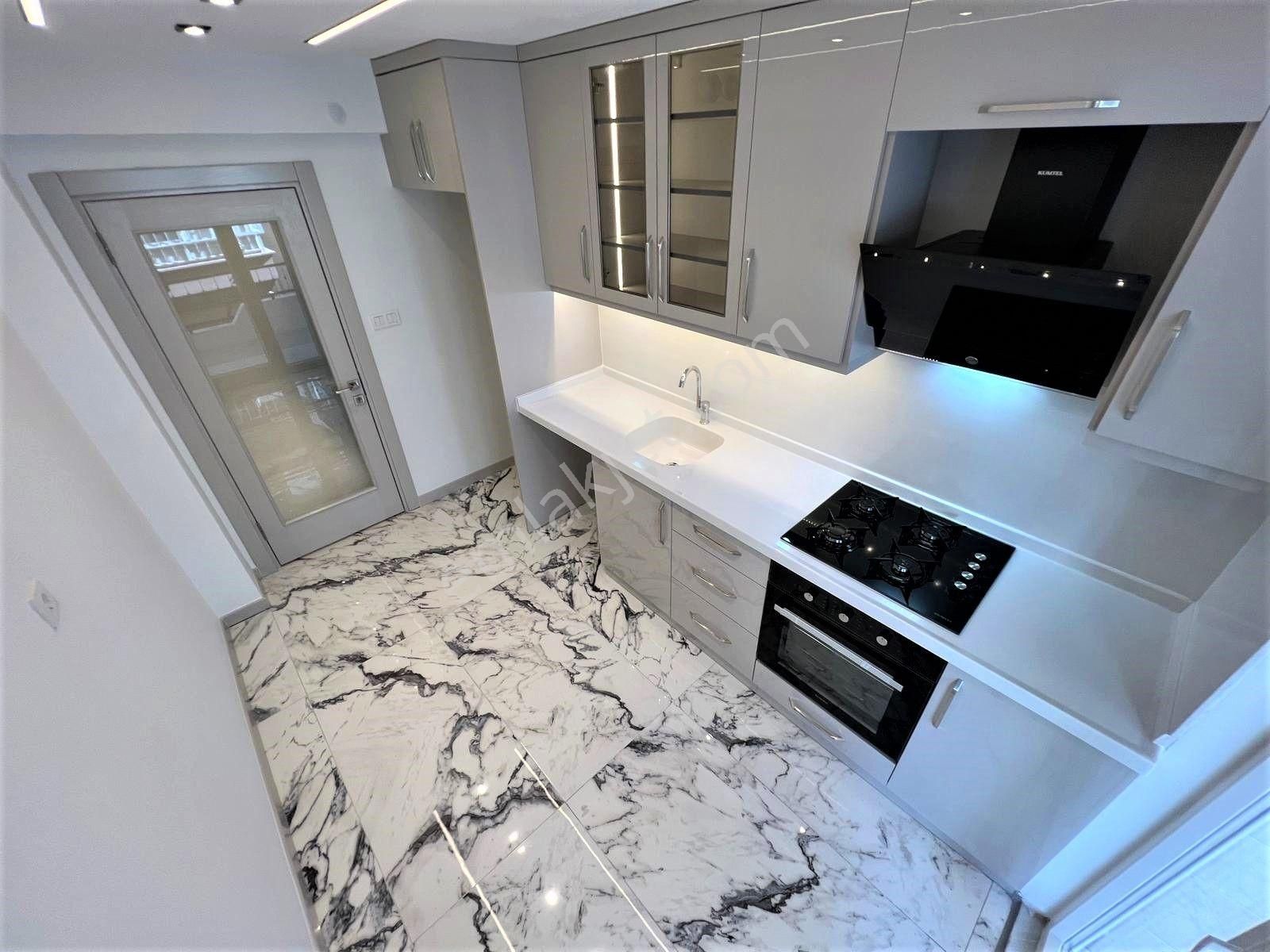 🟠🟠 Alfa'dan Açay'da Ayrı Mutfak Satılık Şık Tasarımlı Ön Cephe 3+1 Geniş Daire - Görsel 14