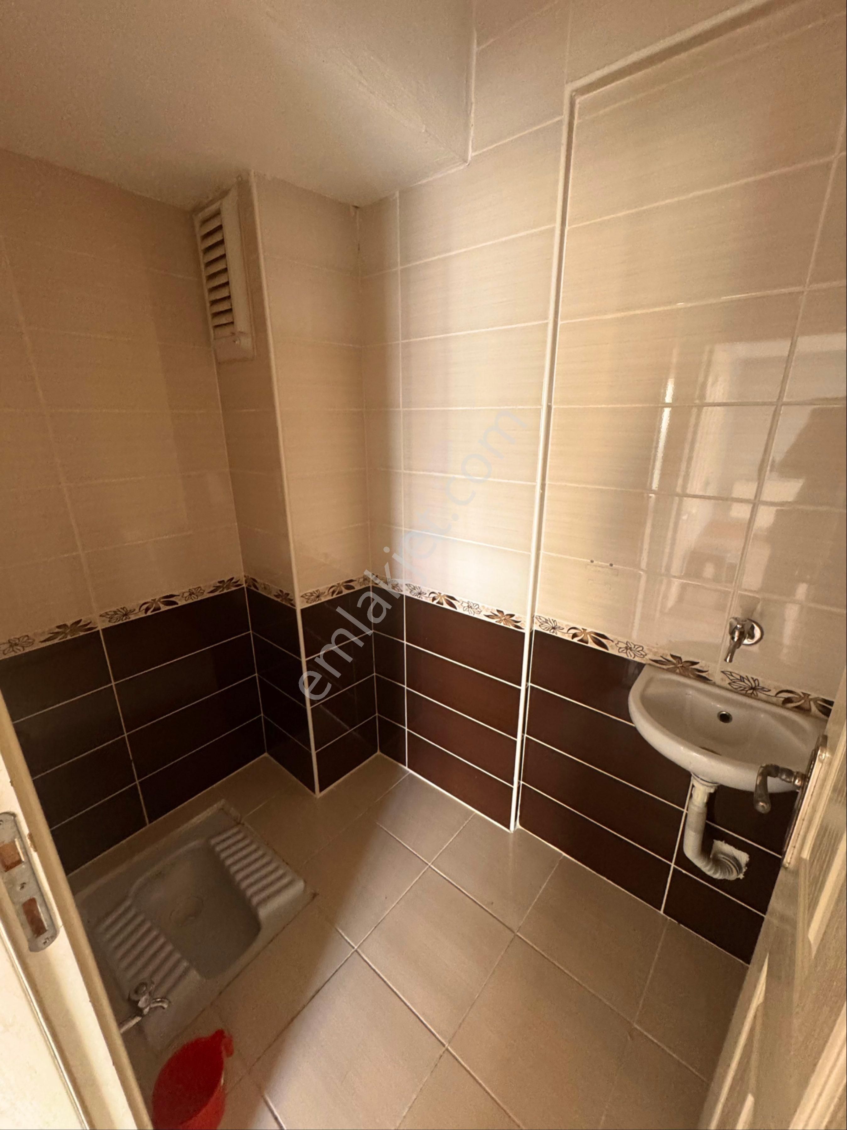 Süleymaniye'de Masrafsız Aile Binasında 2+1 Kiralık Arakat - Görsel 14