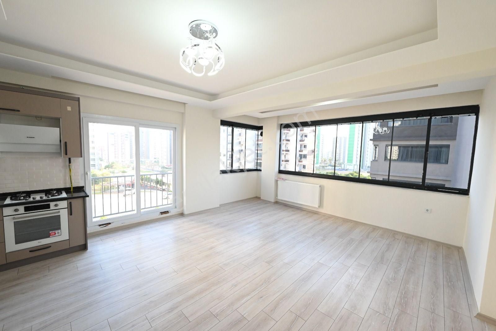 Üstünkent - Akdeniz'de 3+1 Havuzlu Site İçi Kiralık Sıfır Daire - Görsel 18