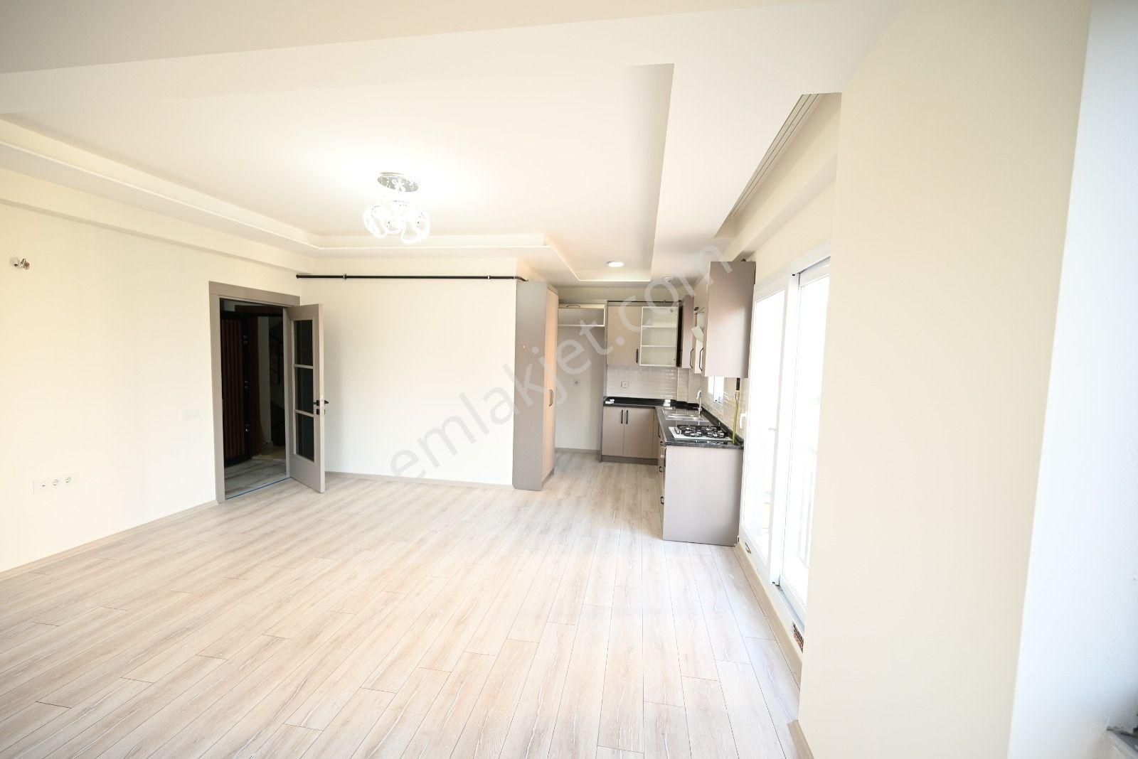 Üstünkent - Akdeniz'de 3+1 Havuzlu Site İçi Kiralık Sıfır Daire - Görsel 4