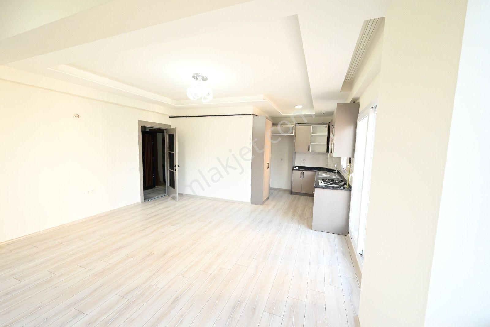 Üstünkent - Akdeniz'de 3+1 Havuzlu Site İçi Kiralık Sıfır Daire - Görsel 13