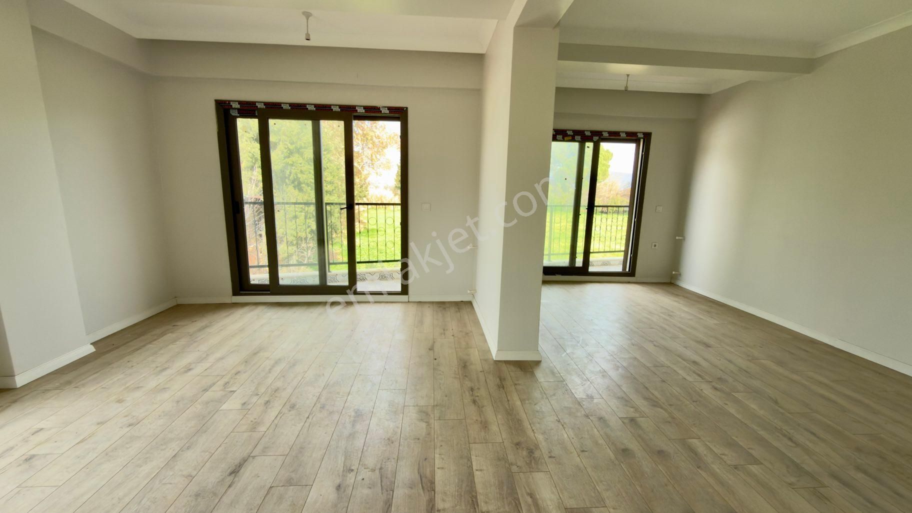 Foça Bağarası Merkeze Yakın 2.5+1 Sıfır Kiralık Daire - Görsel 4