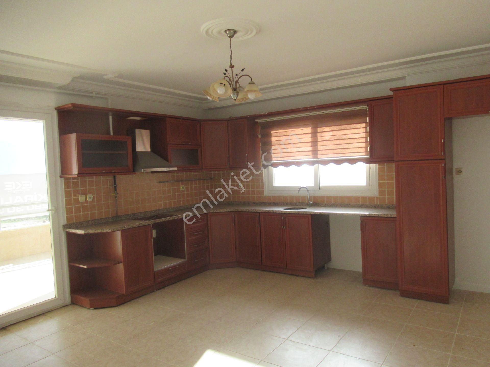 Üstünkent'ten Viranşehir'de Site İçi 3+1 Geniş Kiralık Daire