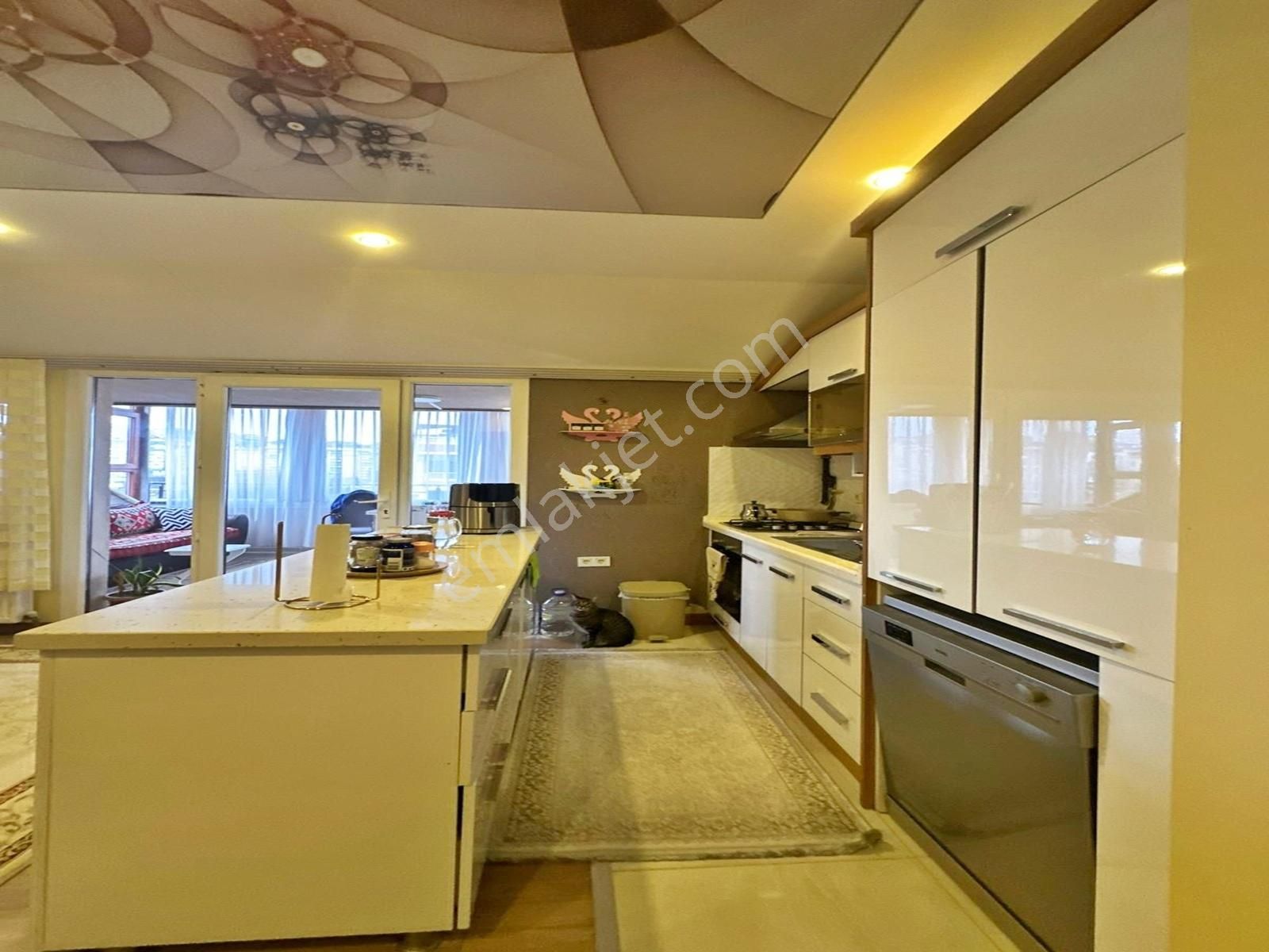 Konak Yapı'dan Beylikdüzü'nde 5+2 Butik Site Otoparklı Dubleks - Görsel 8