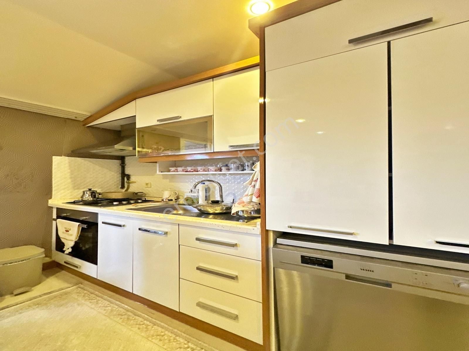 Konak Yapı'dan Beylikdüzü'nde 5+2 Butik Site Otoparklı Dubleks - Görsel 13