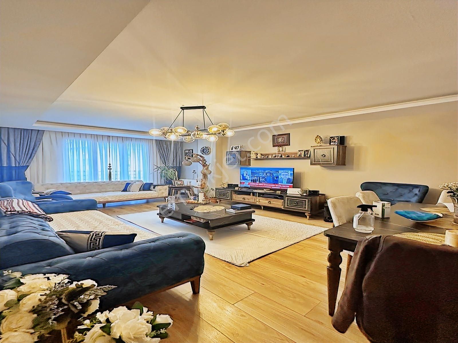 Konak Yapı'dan Beylikdüzü'nde 5+2 Butik Site Otoparklı Dubleks