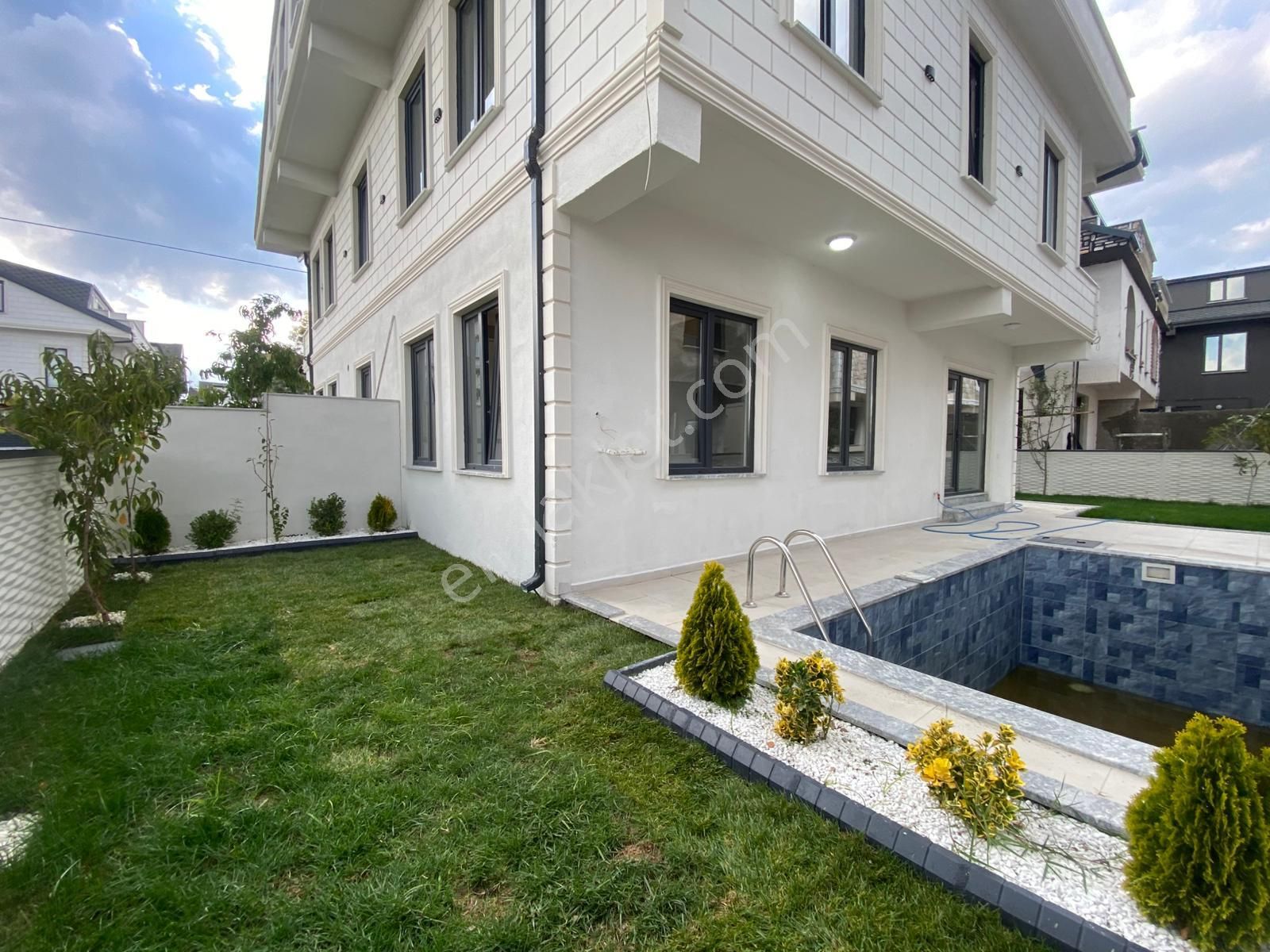 Kocaali'de Hayalinizdeki Villa! Müstakil Havuzlu Mutfak Ayrı 4+1