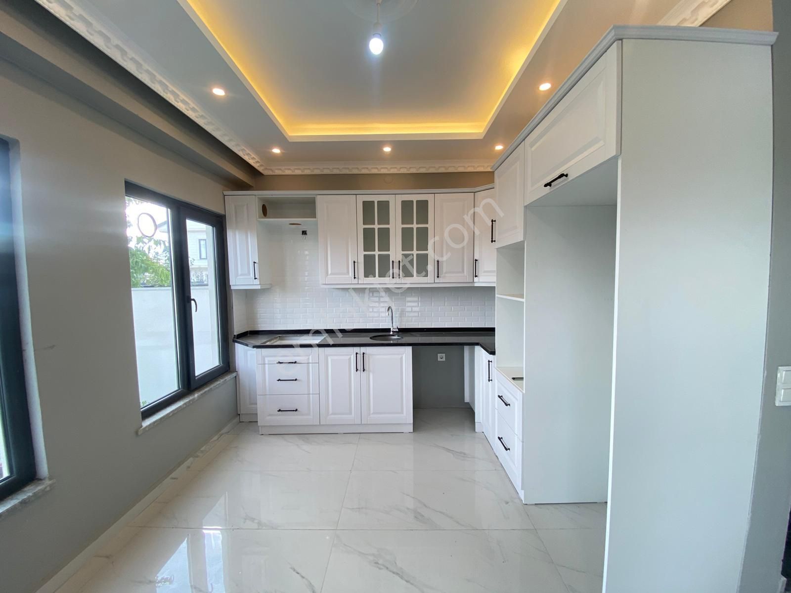 Kocaali'de Hayalinizdeki Villa! Müstakil Havuzlu Mutfak Ayrı 4+1 - Görsel 7