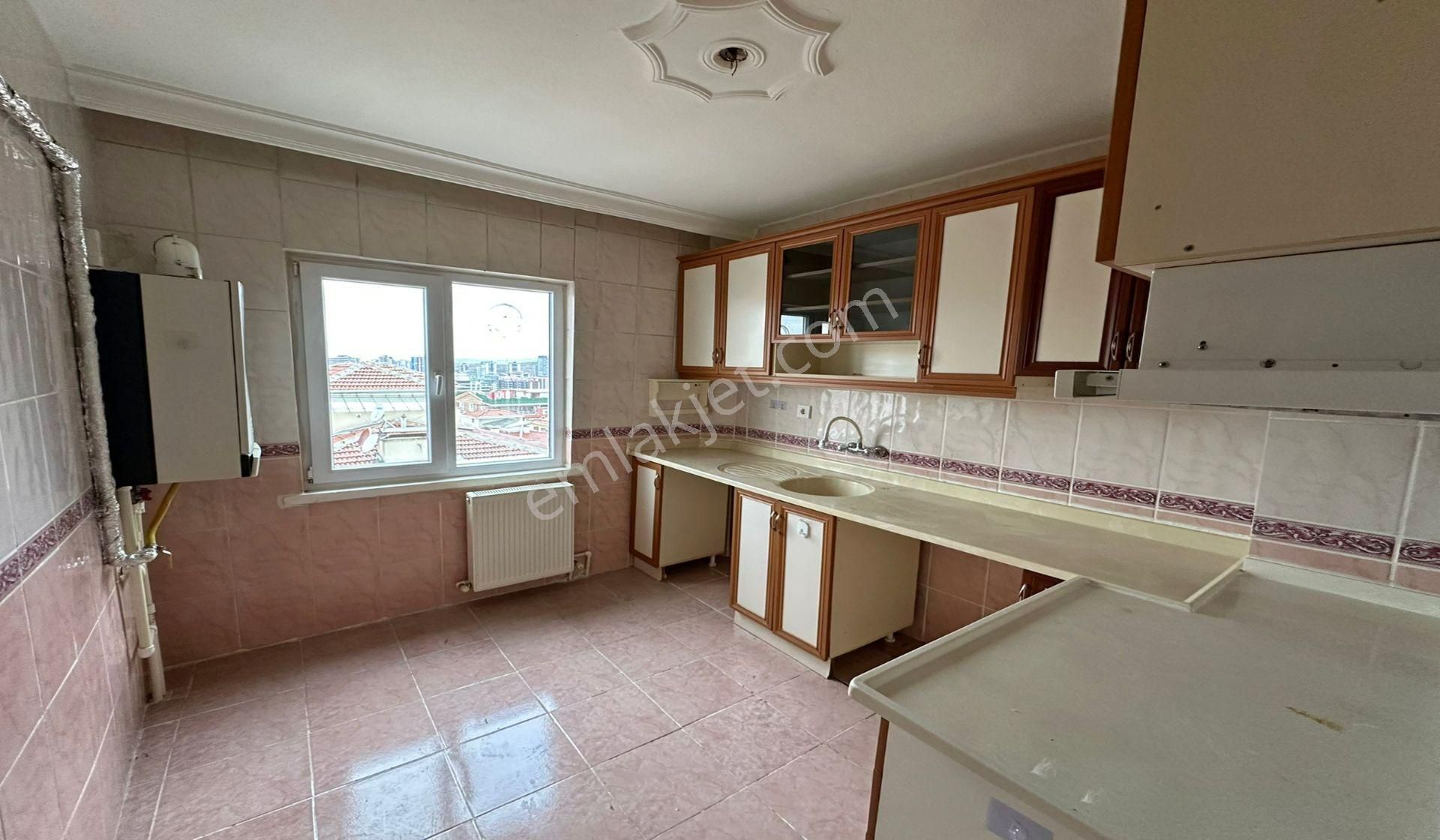 Atapark Aşık Veysel Parkı Karşısı 3+1 Orta Kat Manzaralı Kök Tapu