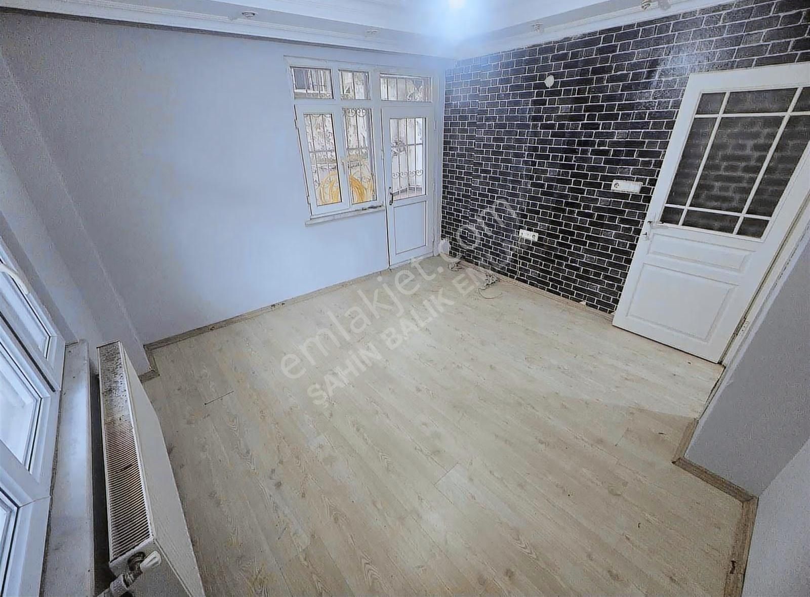 Şahin İnşaat...1+1...y.giriş..balkonlu..80m2 - Görsel 15