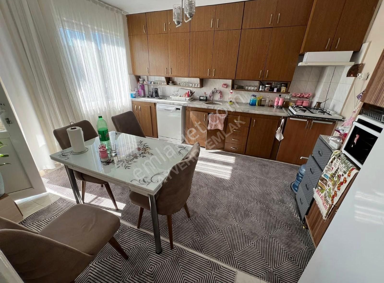 3 Daire Ve 2 Dükkanlı Komple Satılık Bina - Görsel 2