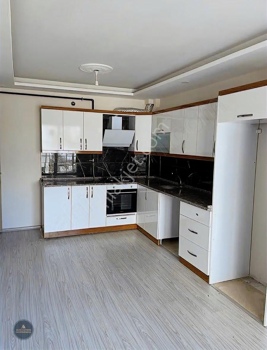 Muradiye Mahallesinde Satılık 2+1 Açık Mutfak Ara Kat Daire