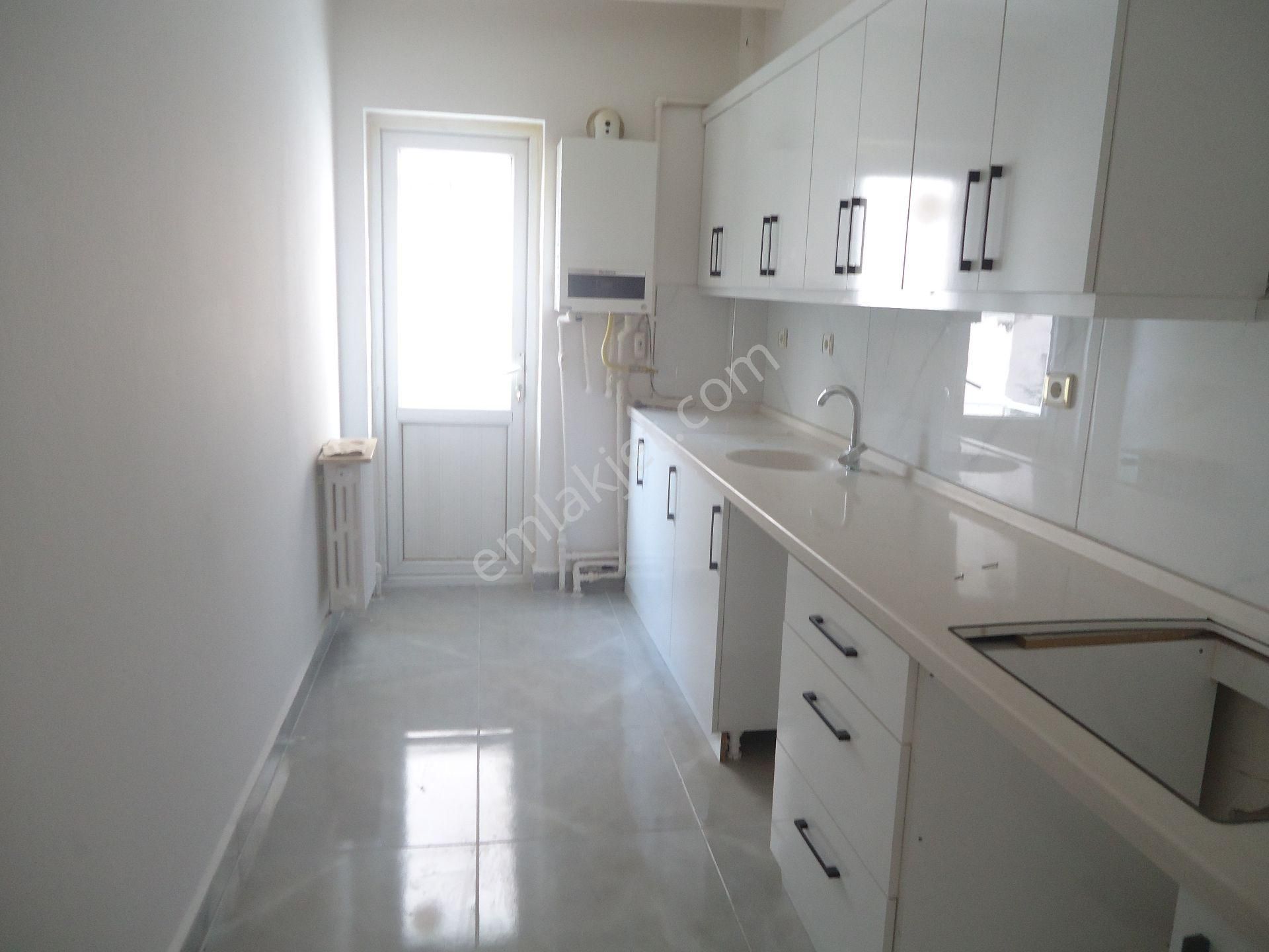 Aydınlıkevlerde Full Yapılı 3+1 Satılık Daire Gizem Emlaktan - Görsel 20