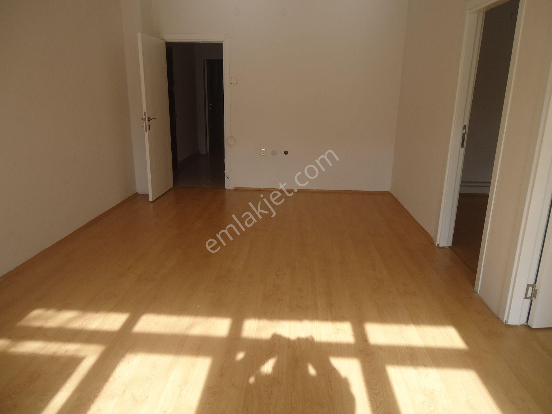 Aydınlıkevlerde Full Yapılı 3+1 Satılık Daire Gizem Emlaktan - Görsel 2