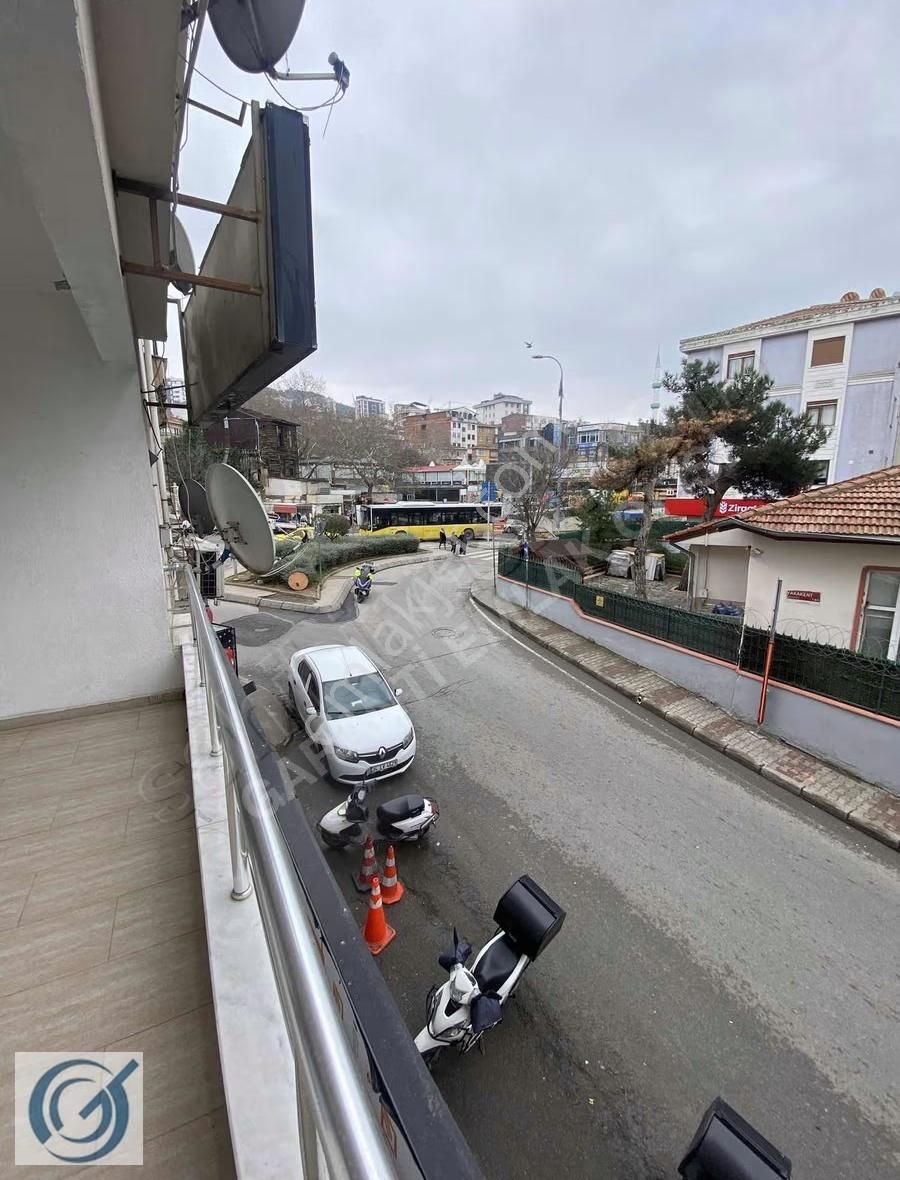 Yakacık Merkezde Satılık 100 Metrekare Daire