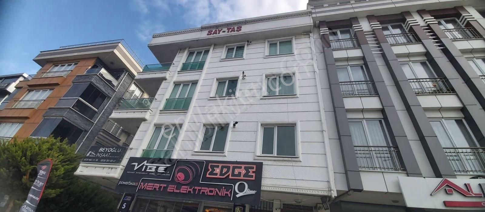 Metrobuse Yakin Huriyet Bulvarinda Harika Konum - Görsel 5