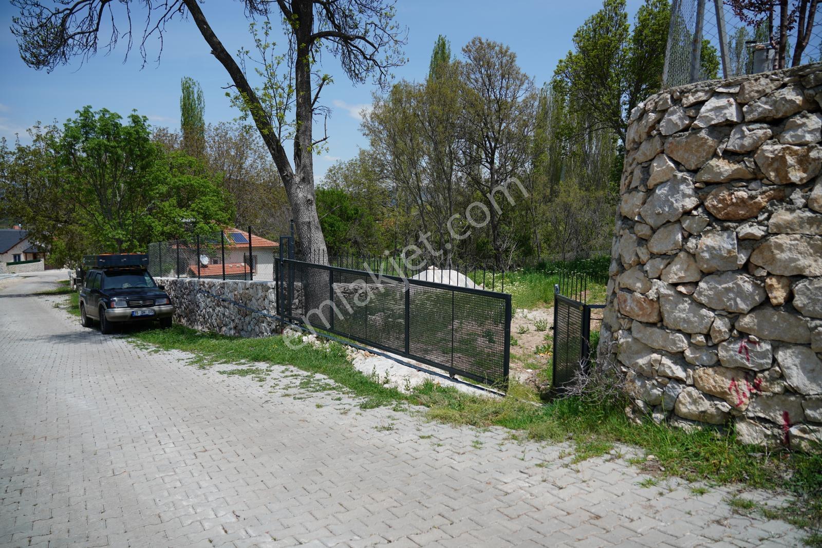Seydikemer Seki Temel Mah. 3138 Mt Köyiçi Resmi 250 Mt2 İmarlıdır.