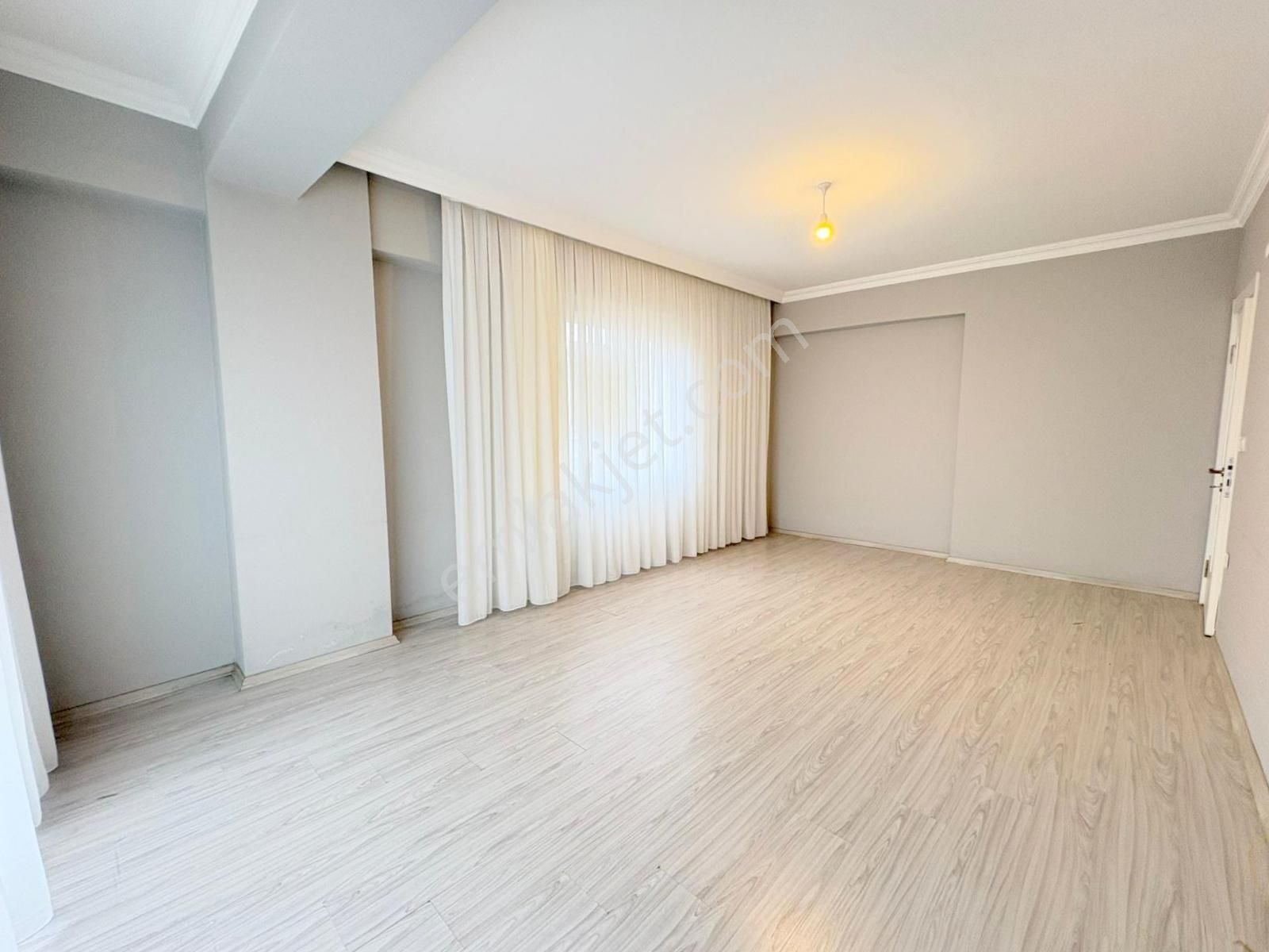 Mertcan'dan Tandoğan Cad.4dk Açık Balkonlu Ara Kat 2+1 Daire - Görsel 4