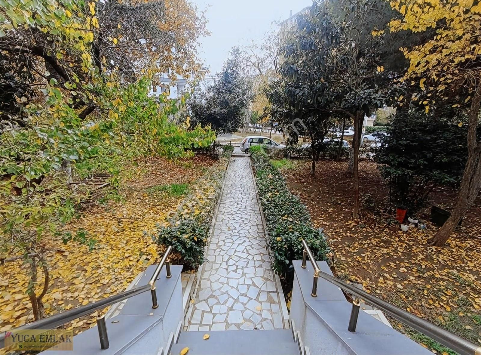 Yuca Emlak Kozyatağı Belediye Bloklarında Temiz Mobilyalı 2+1 - Görsel 35
