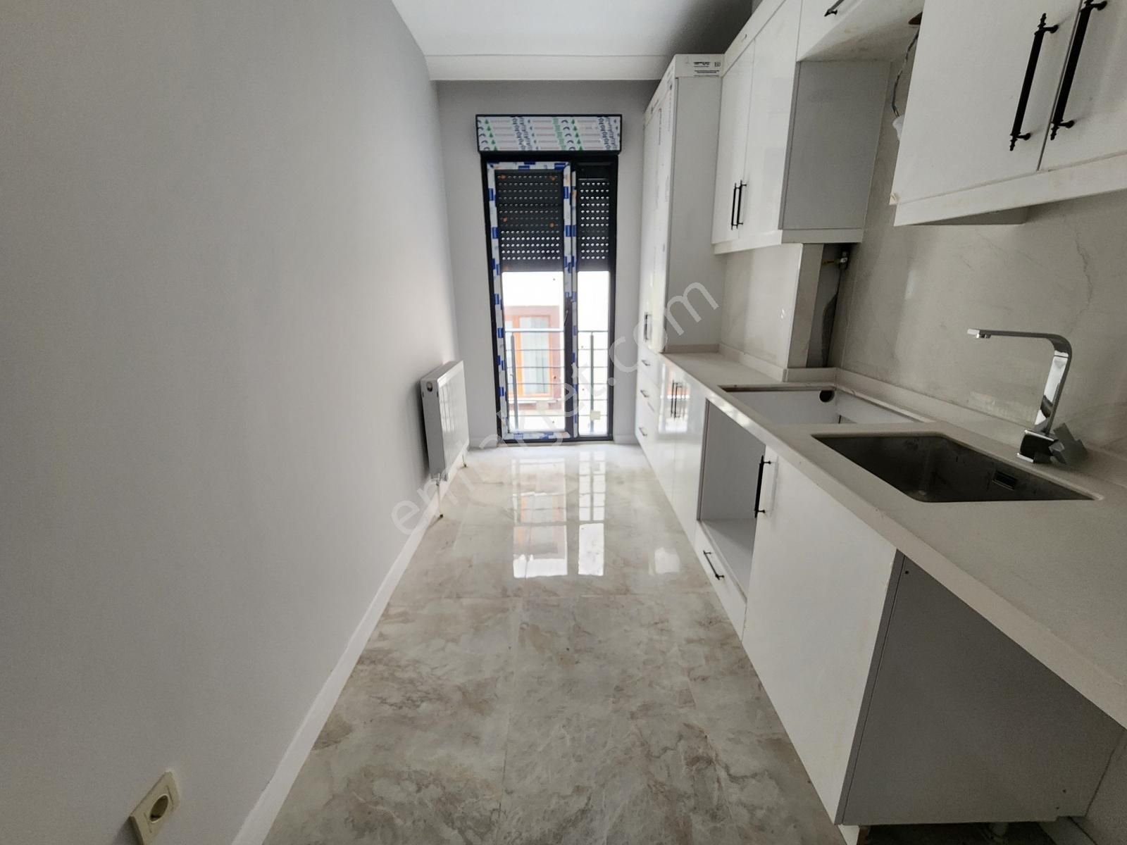 Ümraniye İstiklal Mah. Sıfır Lüks Bina Taşınmaya Hazır 2+1 Daire - Görsel 11