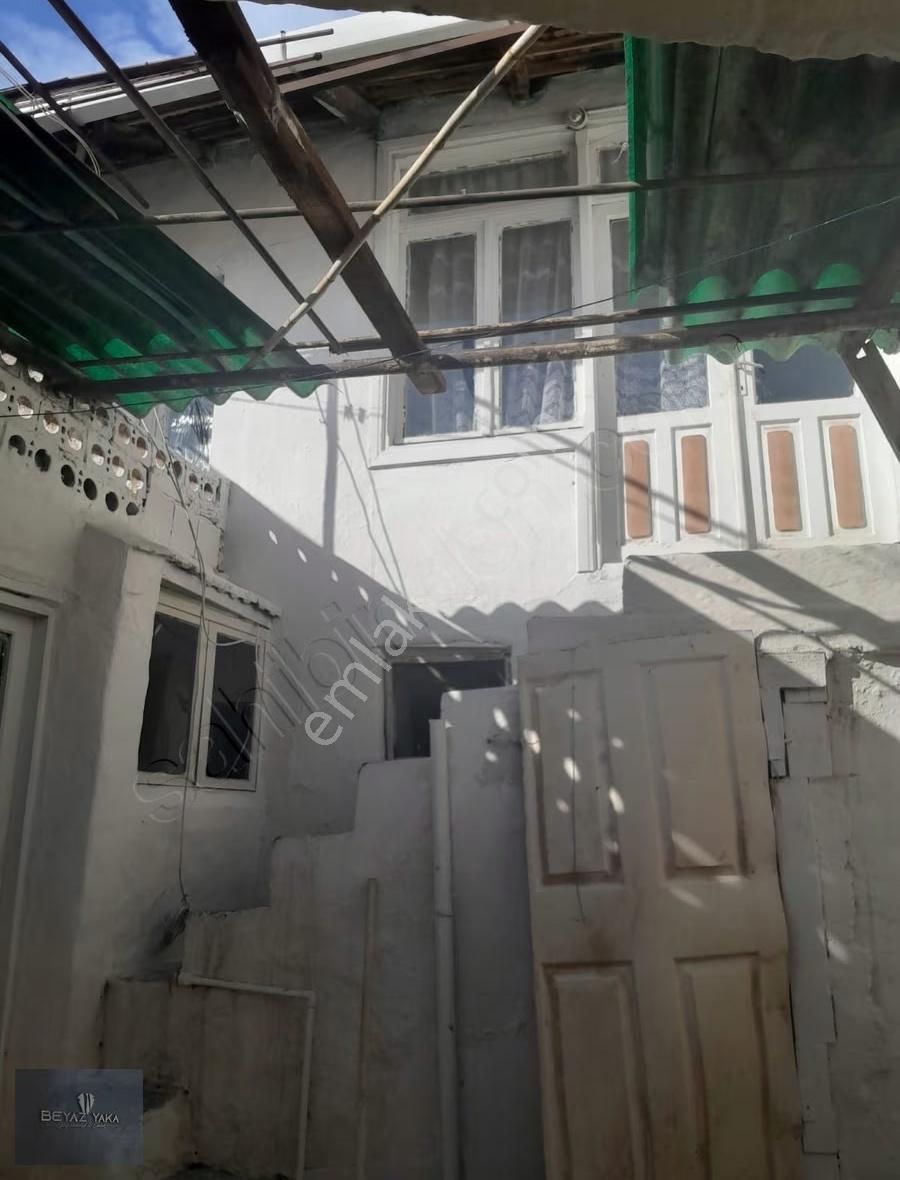 Beyaz Yaka'dan Gazipaşa Mahallesinde 2+1 Satılık Müstakil Ev - Görsel 2