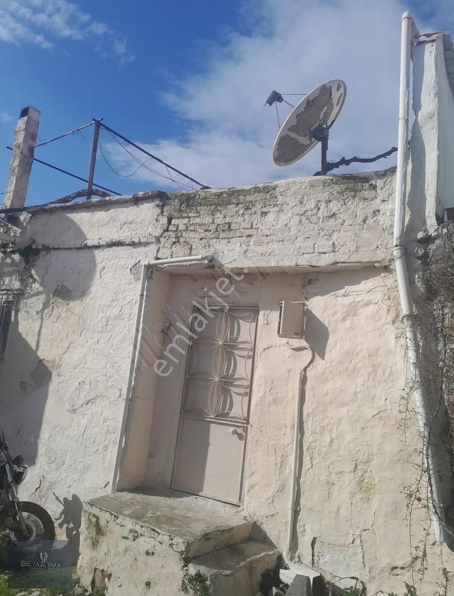 Beyaz Yaka'dan Gazipaşa Mahallesinde 2+1 Satılık Müstakil Ev