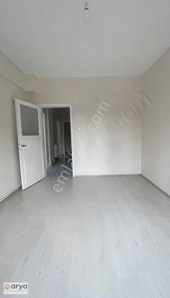 Pendik Çamçeşme'de Cadde Üzeri Kiralık 2+1 Daire - Görsel 24
