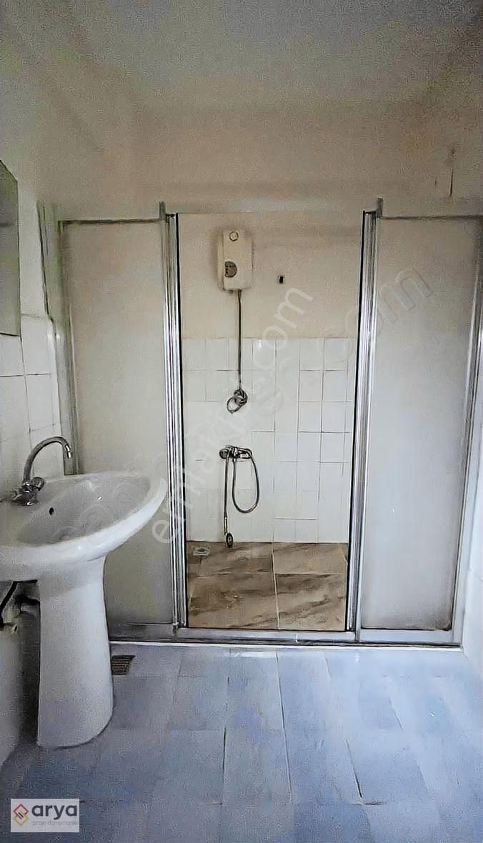 Pendik Çamçeşme'de Cadde Üzeri Kiralık 2+1 Daire - Görsel 26