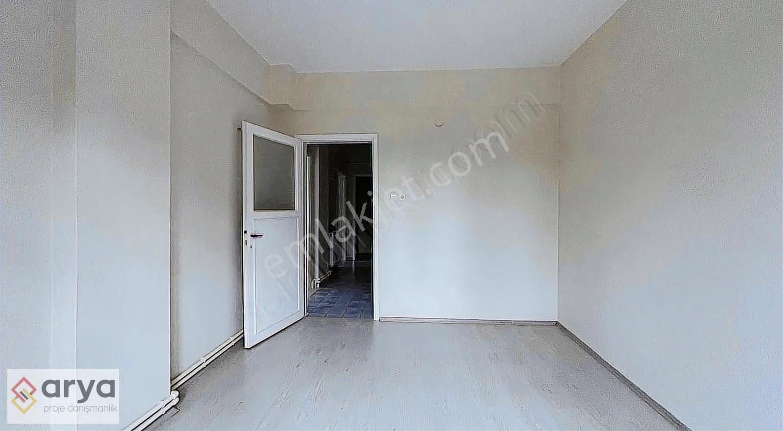 Pendik Çamçeşme'de Cadde Üzeri Kiralık 2+1 Daire - Görsel 23