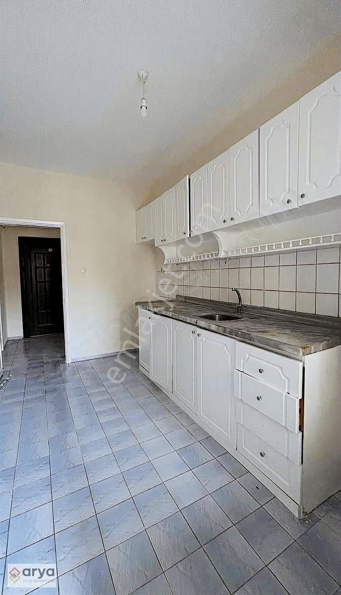 Pendik Çamçeşme'de Cadde Üzeri Kiralık 2+1 Daire - Görsel 10