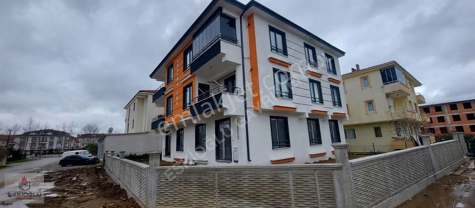 Pazara Yakın Müstakil Bına Da Ebebyn Banyolu 2+1