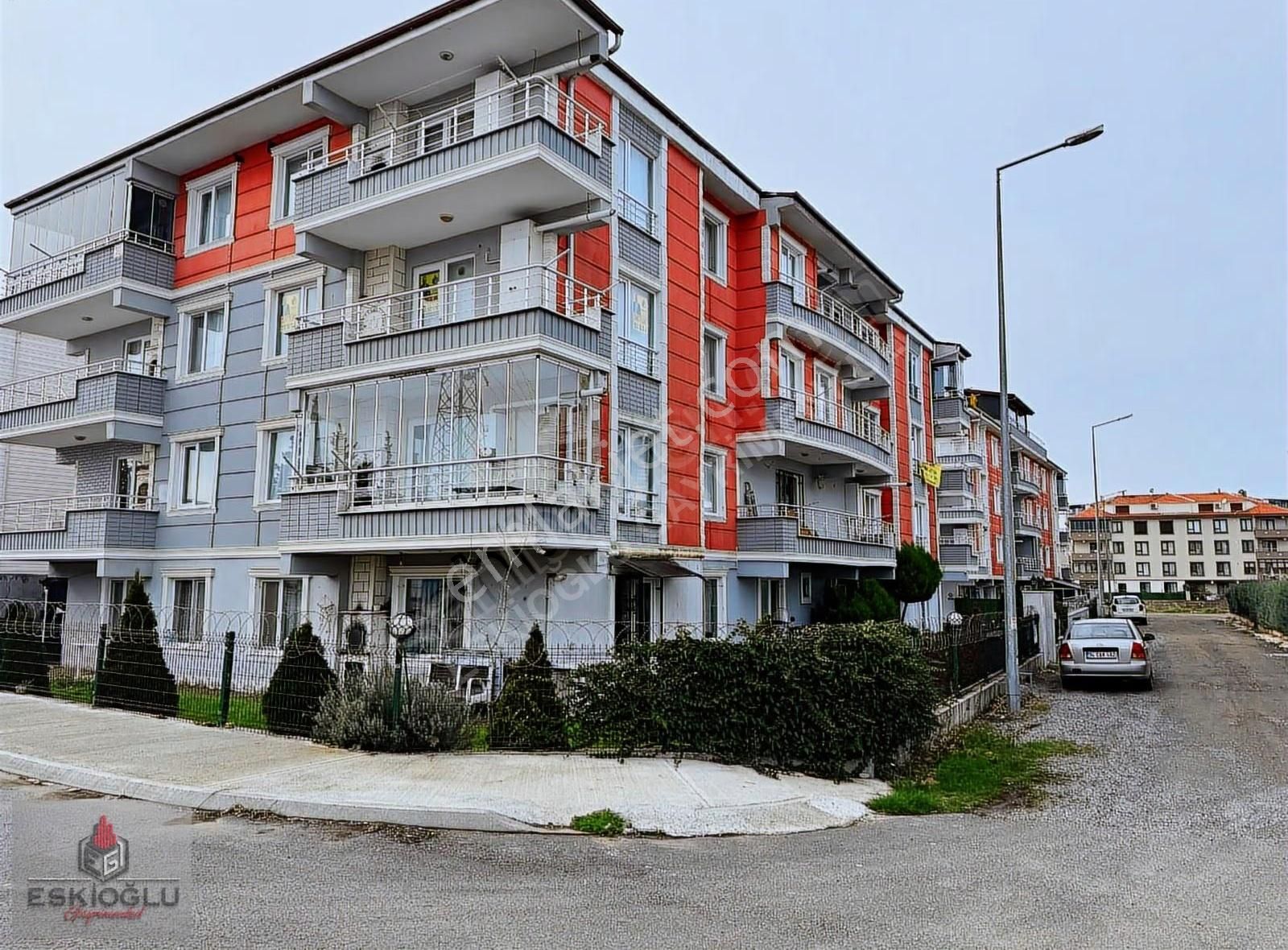 Denize Yakın Havuzlu Sitede Arakat 2+1 Daire