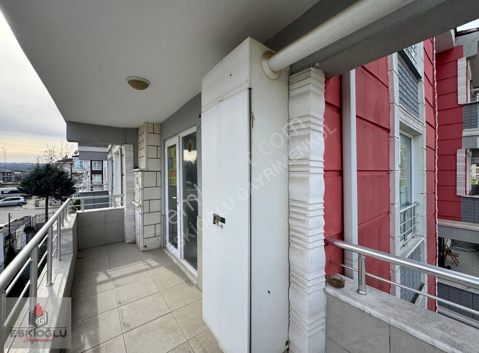 Denize Yakın Havuzlu Sitede Arakat 2+1 Daire - Görsel 4