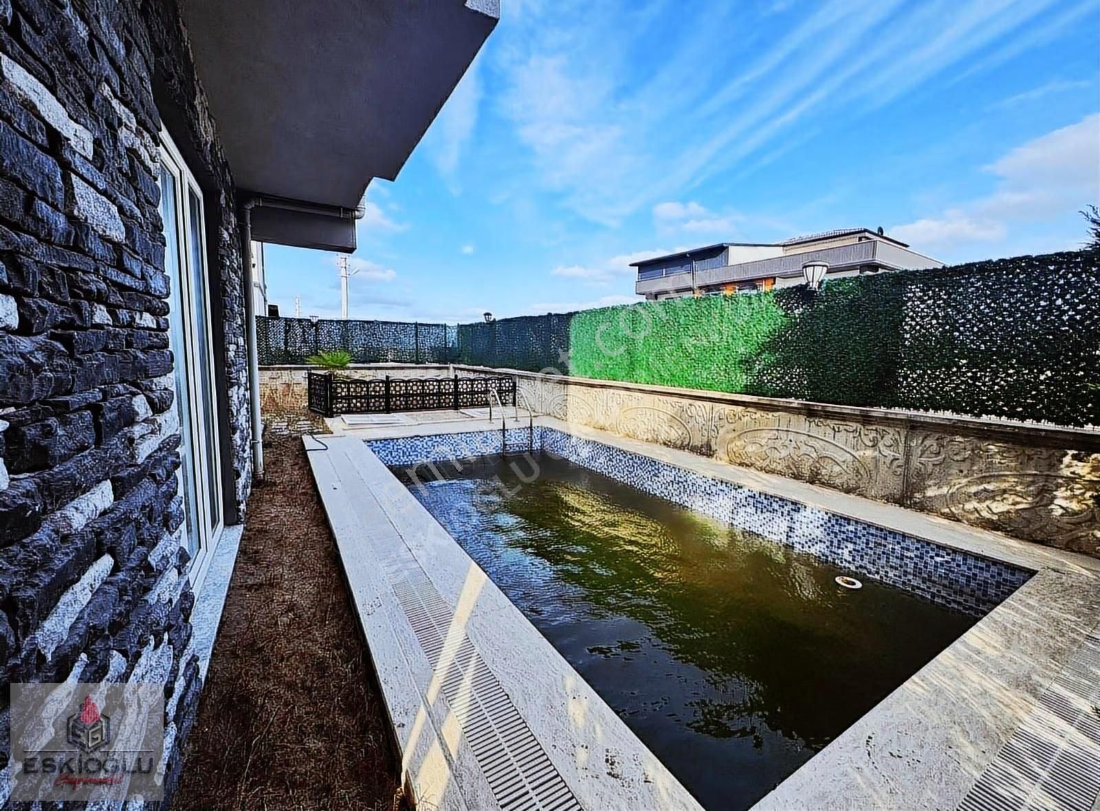 Eskioğlu'ndan Denize Yakın 4+1 Havuzlu Villa