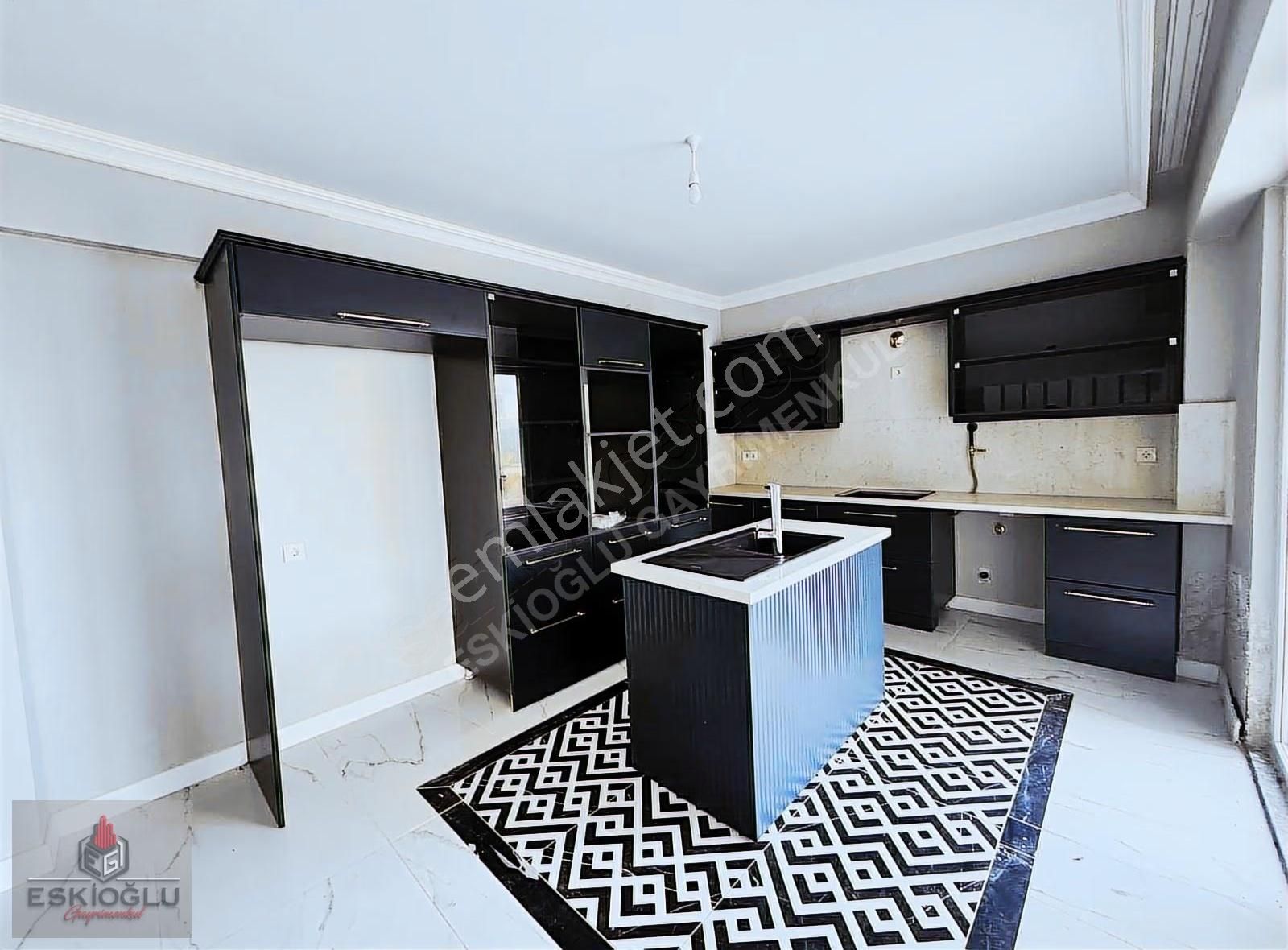 Eskioğlu'ndan Denize Yakın 4+1 Havuzlu Villa - Görsel 4