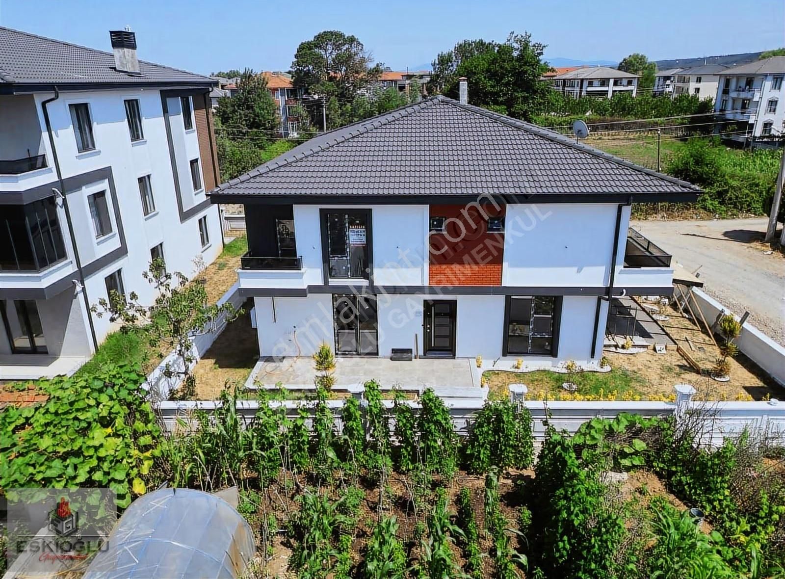 Çarşı Merkezde Stadyum Ve Pazara Yakın 4+1