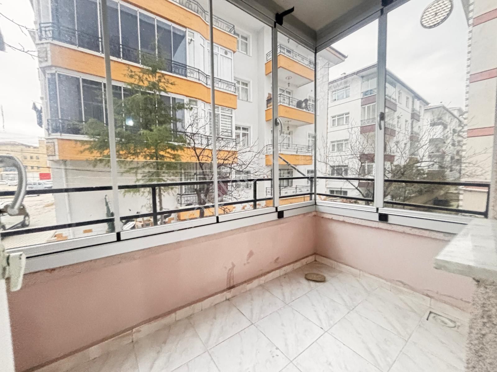 Yılmaz Gayrimenkulden 3+1 Kat Konumunda Yüksek Giriş 17.000 Pazarlıklı Yapılı Daire - Görsel 4