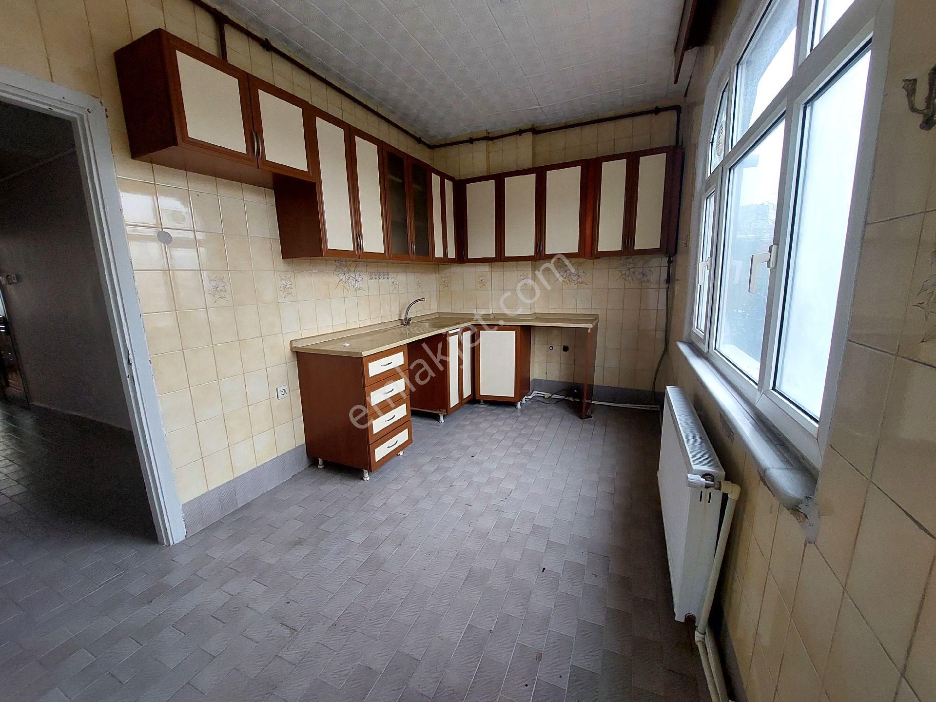 Gaziosmanpaşa Feyziçakmak Mah Kiralık Daıre 2.ci Kat 2+1 100m2 - Görsel 12