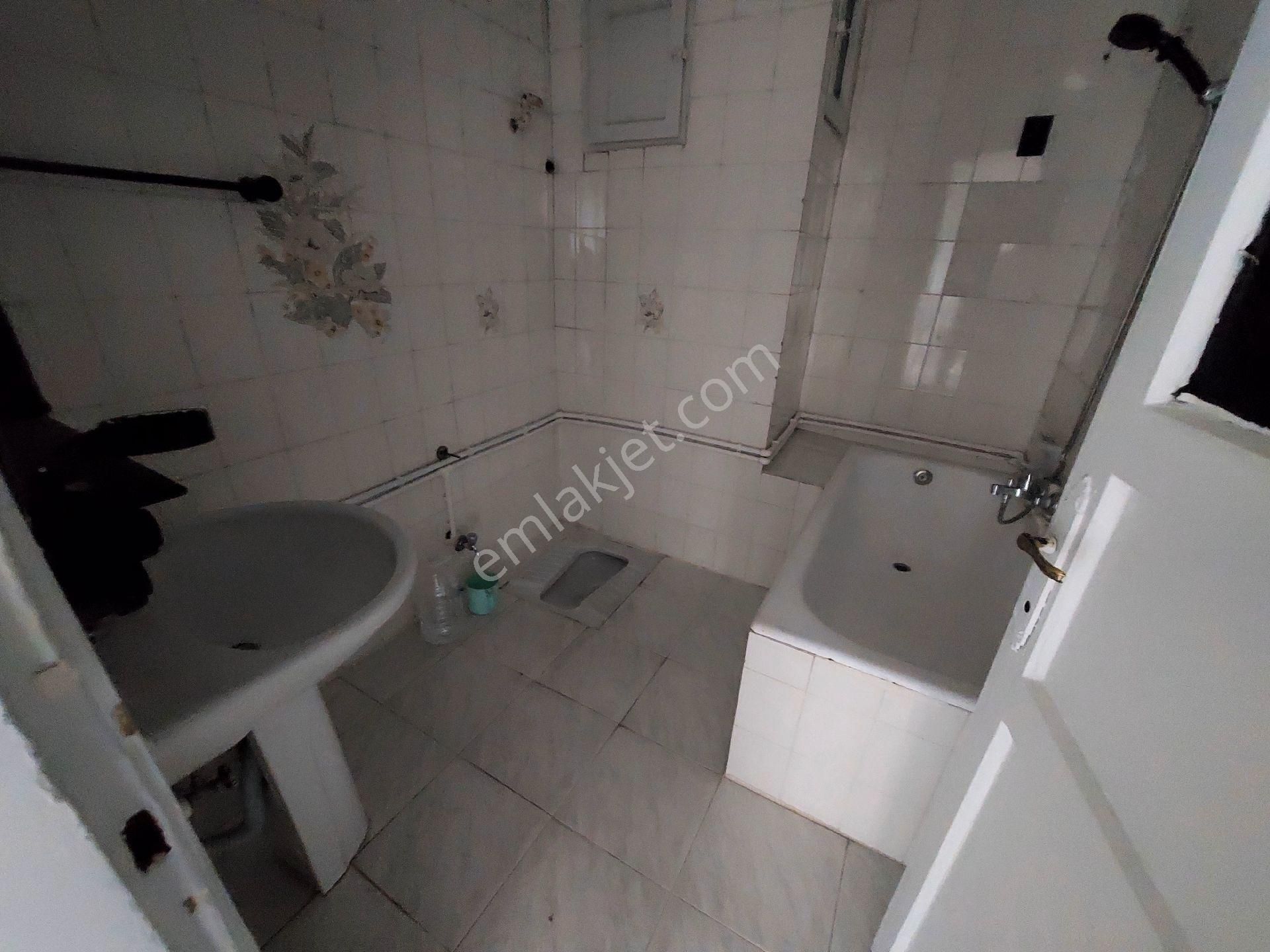 Gaziosmanpaşa Feyziçakmak Mah Kiralık Daıre 2.ci Kat 2+1 100m2 - Görsel 24