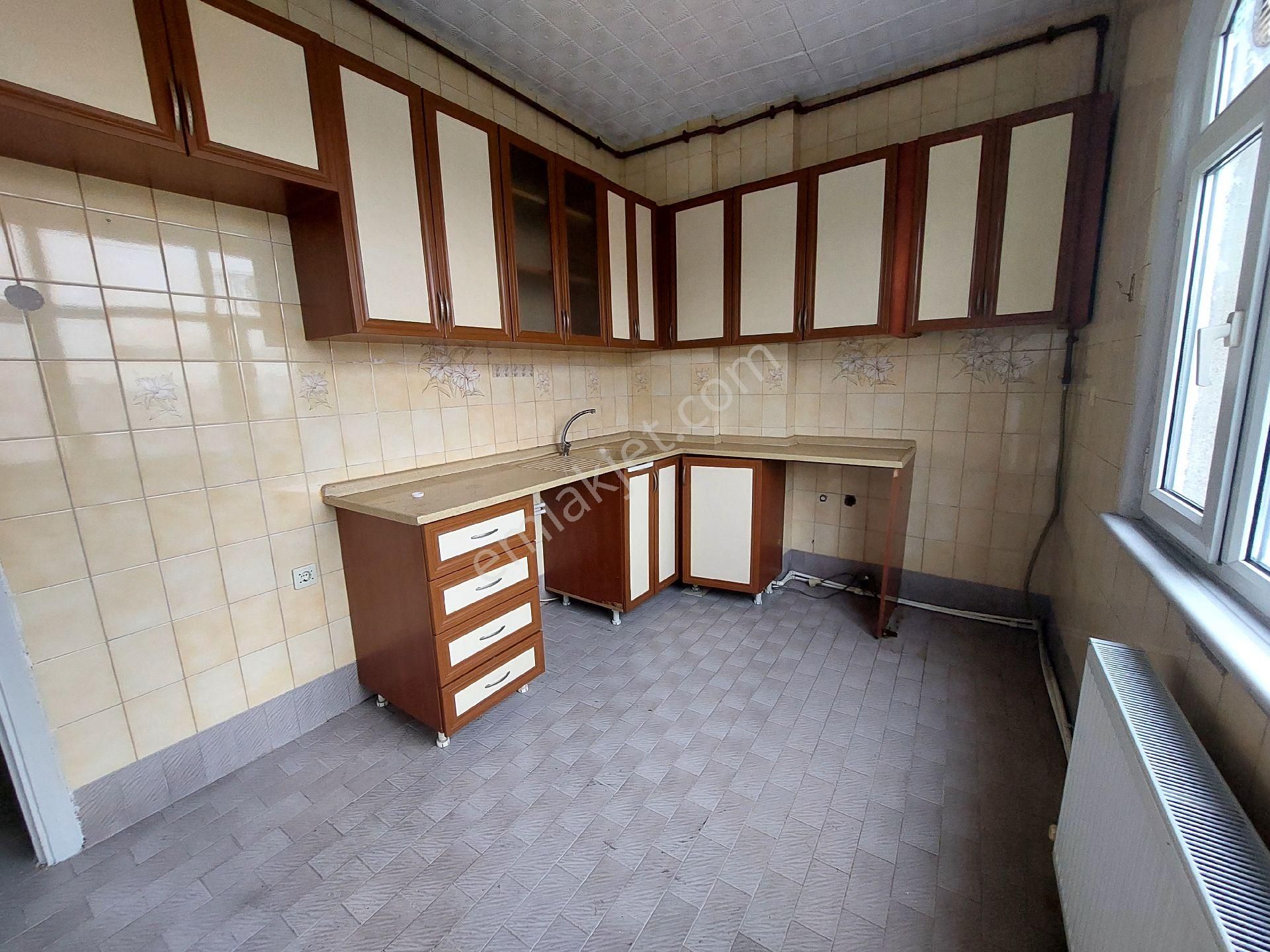 Gaziosmanpaşa Feyziçakmak Mah Kiralık Daıre 2.ci Kat 2+1 100m2 - Görsel 10