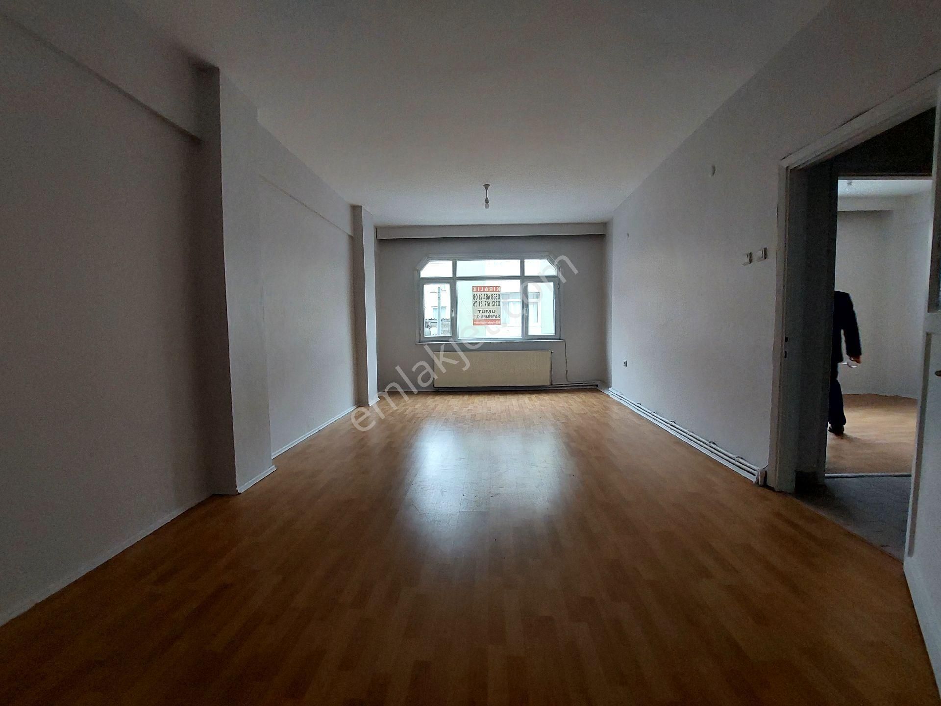 Gaziosmanpaşa Feyziçakmak Mah Kiralık Daıre 2.ci Kat 2+1 100m2